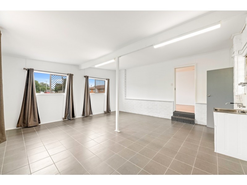 13 Whitefriars Street, Rockville QLD 4350