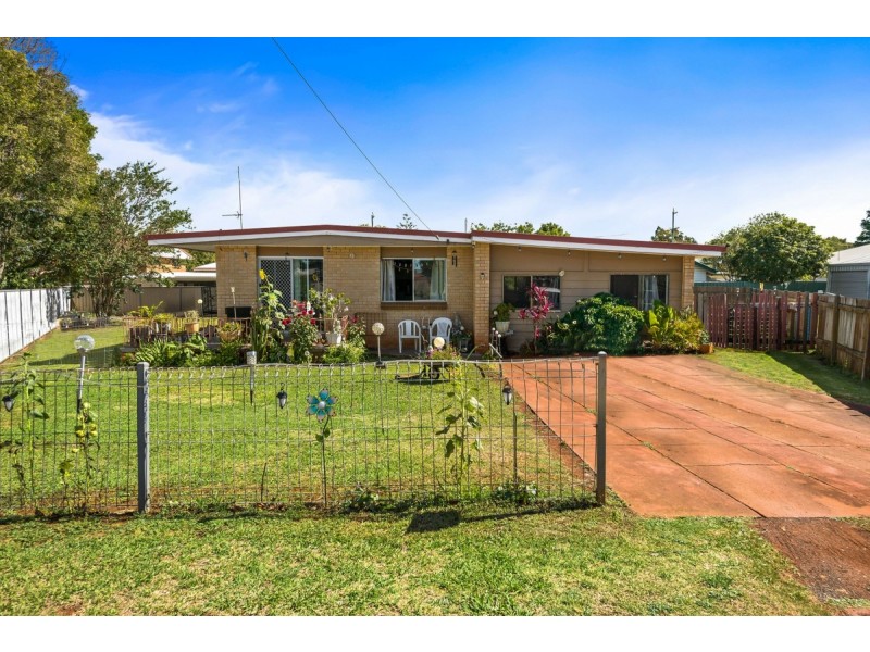 13 Whitefriars Street, Rockville QLD 4350