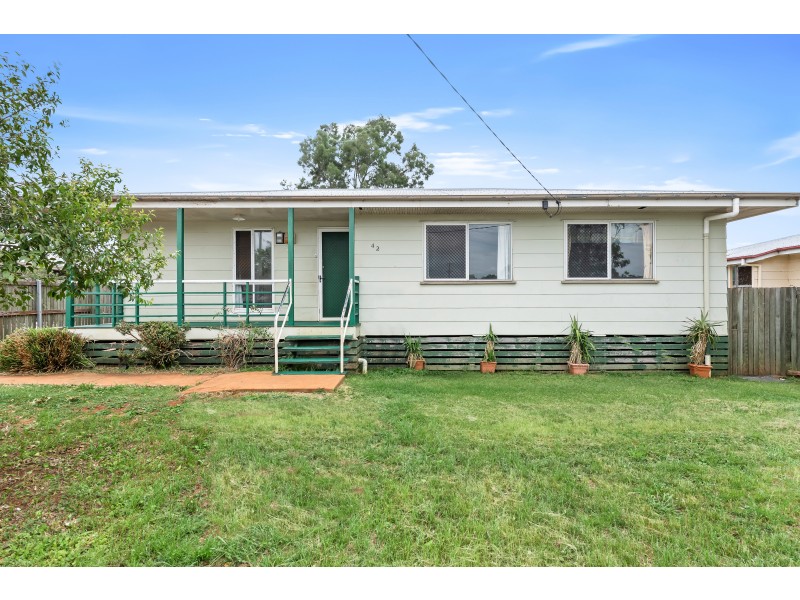 42 Proposch Street, Oakey QLD 4401
