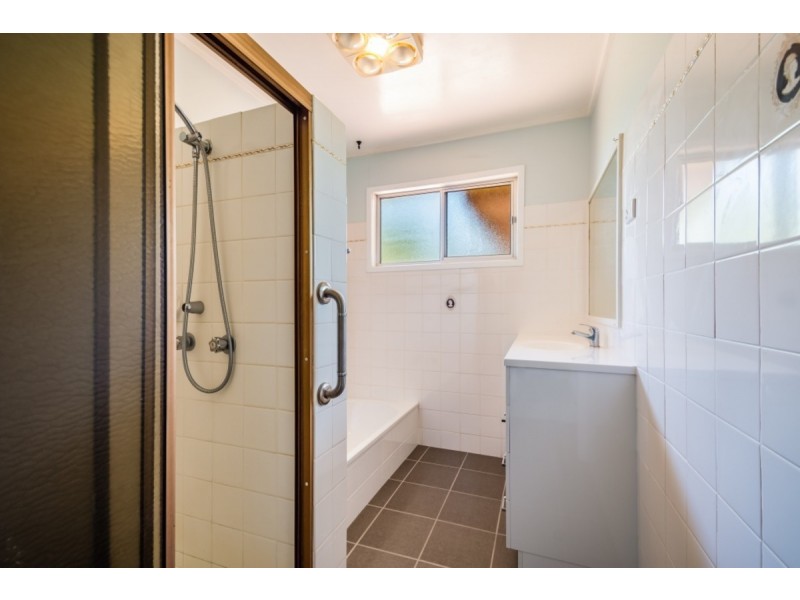 48 Knockator Street, Centenary Heights QLD 4350