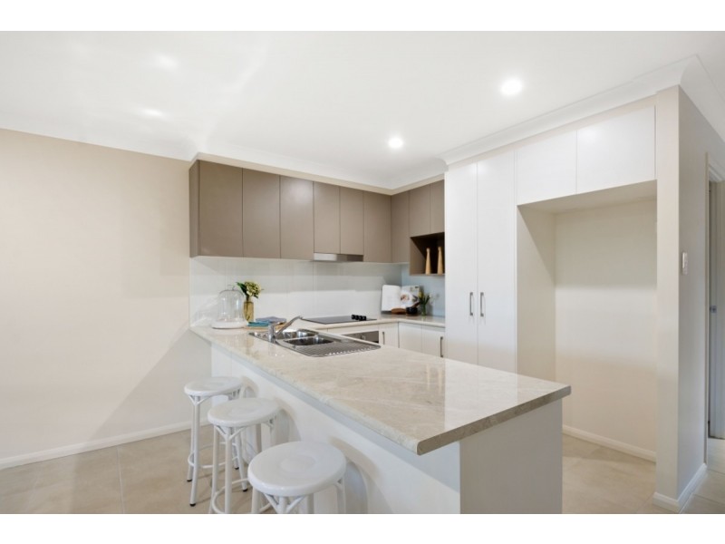 2/8 Brim Street, Newtown QLD 4350