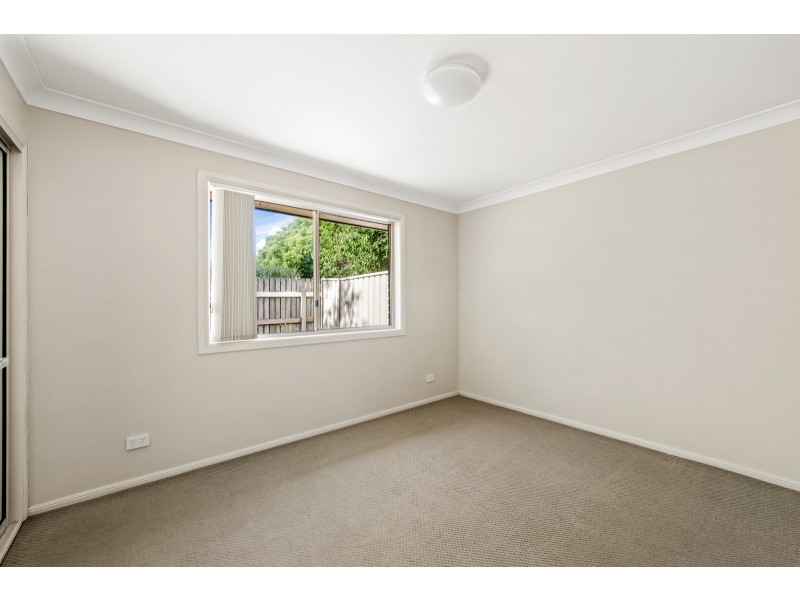 2/18 Albert Street, Newtown QLD 4350