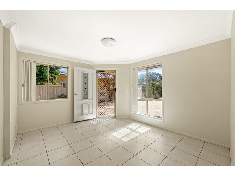 2/18 Albert Street, Newtown QLD 4350