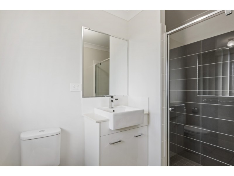 2/66 Gipps Street, Drayton QLD 4350