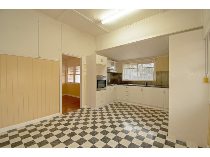 74 Taylor Street, Newtown QLD 4350