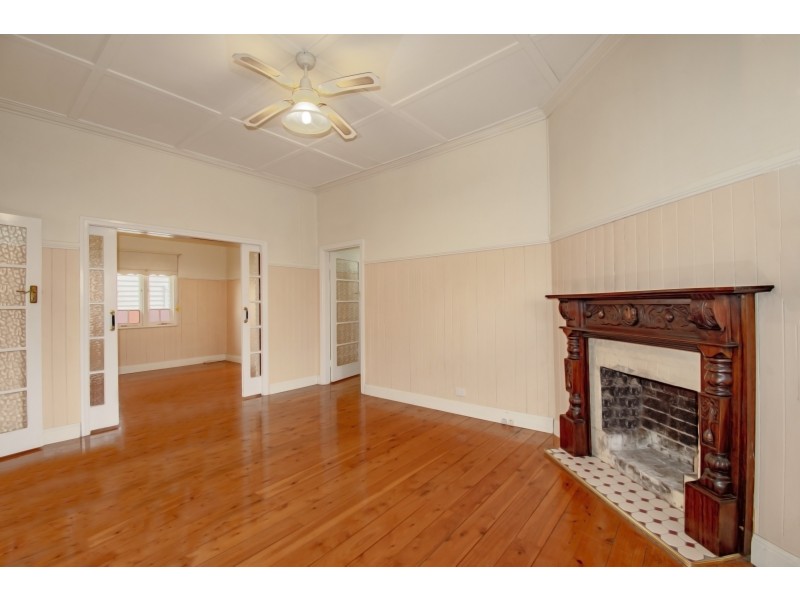 74 Taylor Street, Newtown QLD 4350