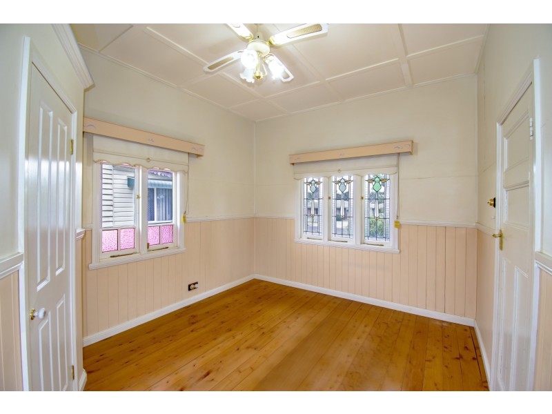 74 Taylor Street, Newtown QLD 4350