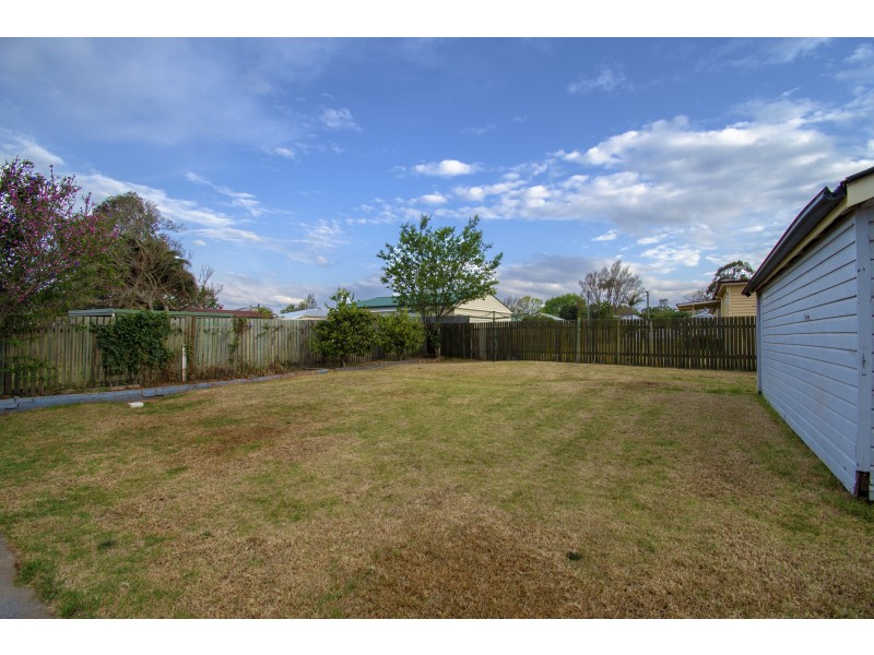 74 Taylor Street, Newtown QLD 4350