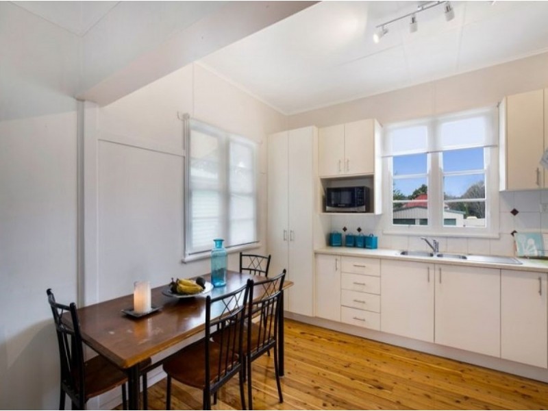 8 West Street, North Toowoomba QLD 4350