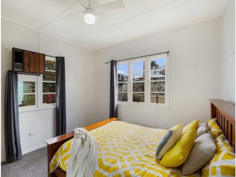 8 West Street, North Toowoomba QLD 4350