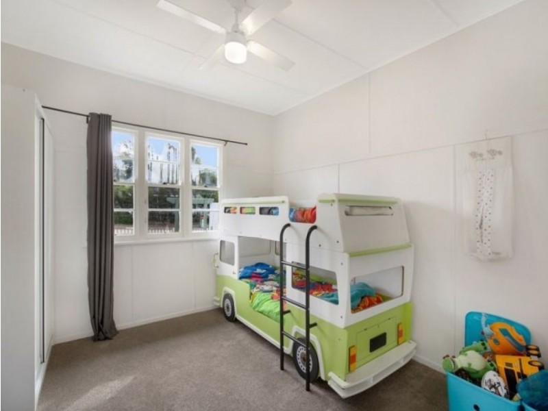 8 West Street, North Toowoomba QLD 4350