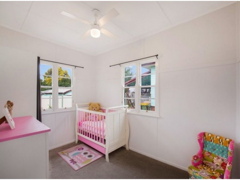 8 West Street, North Toowoomba QLD 4350