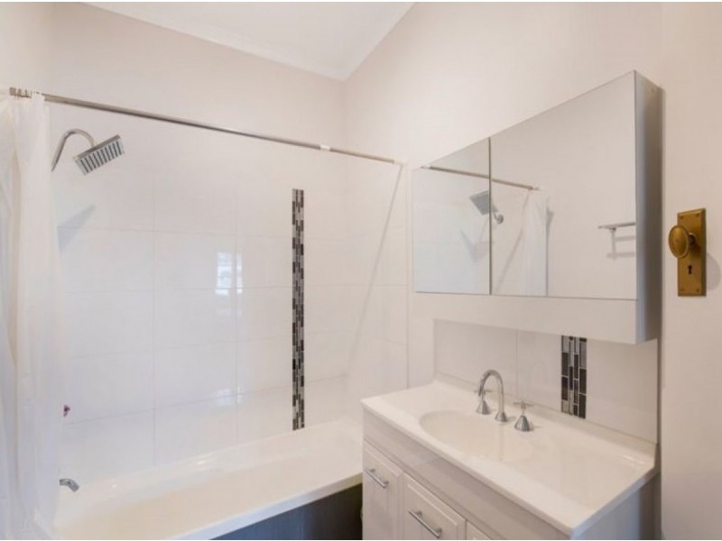 8 West Street, North Toowoomba QLD 4350