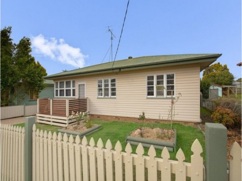 8 West Street, North Toowoomba QLD 4350