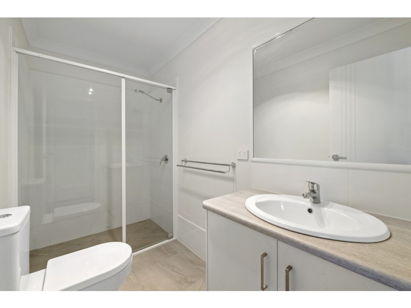 4/11A Bothwell Street, Newtown QLD 4350