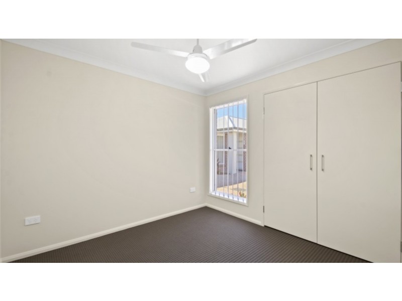 2/34 Mooney Street, Harlaxton QLD 4350