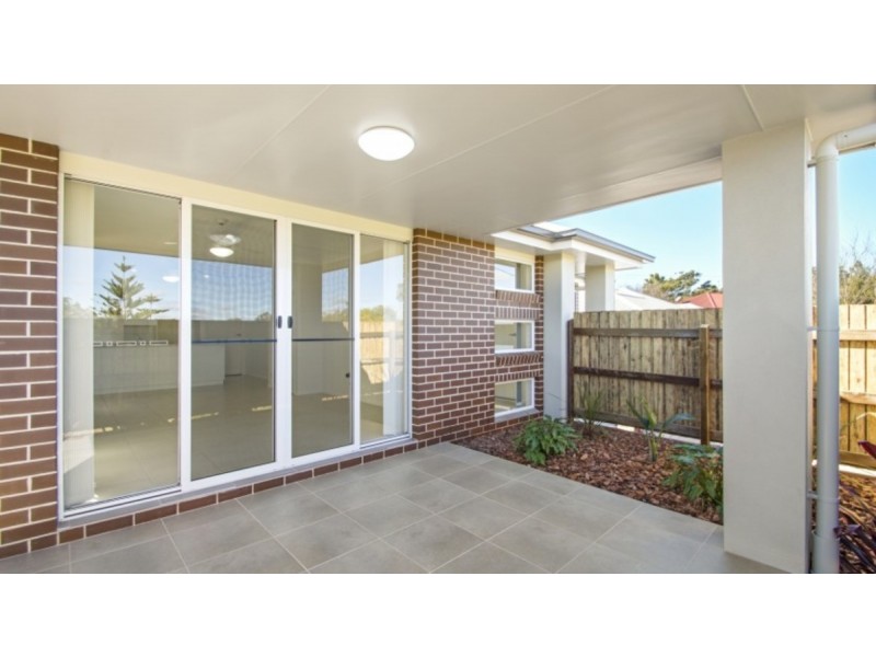 2/34 Mooney Street, Harlaxton QLD 4350