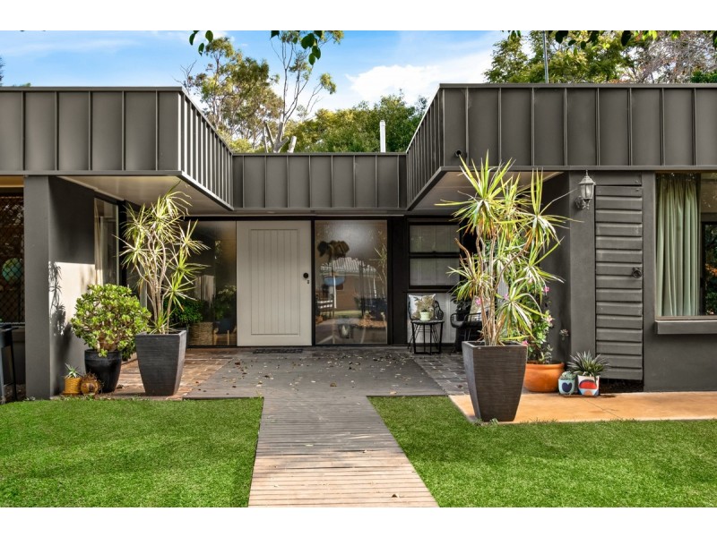 1 Bingara Street, Mount Lofty QLD 4350