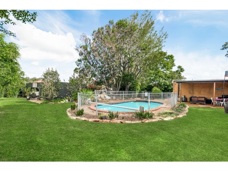 1 Bingara Street, Mount Lofty QLD 4350