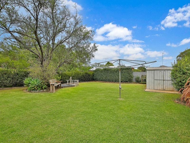 15 Weetwood Street, Newtown QLD 4350