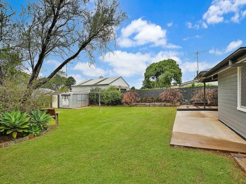15 Weetwood Street, Newtown QLD 4350