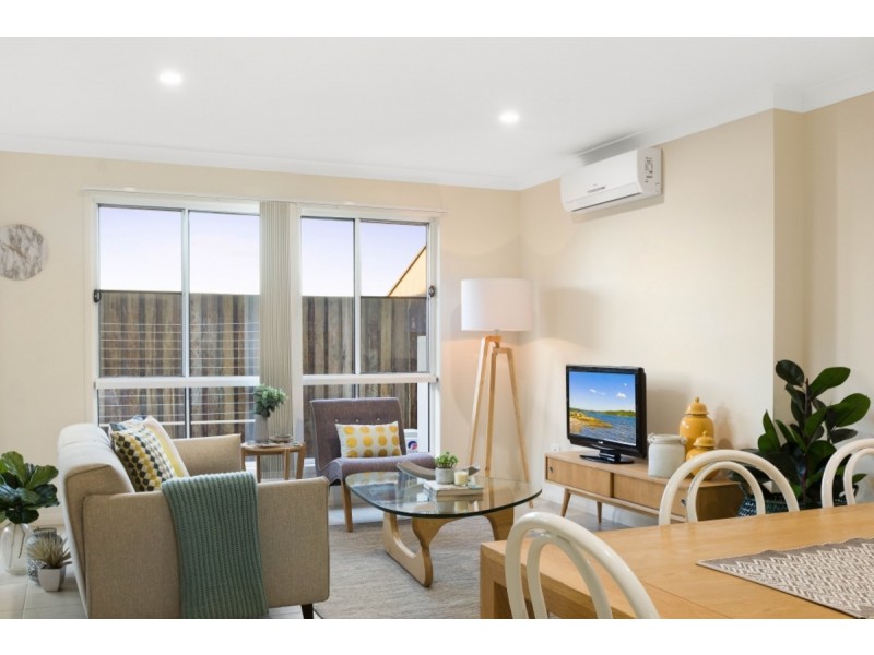4/8 Brim Street, Newtown QLD 4350