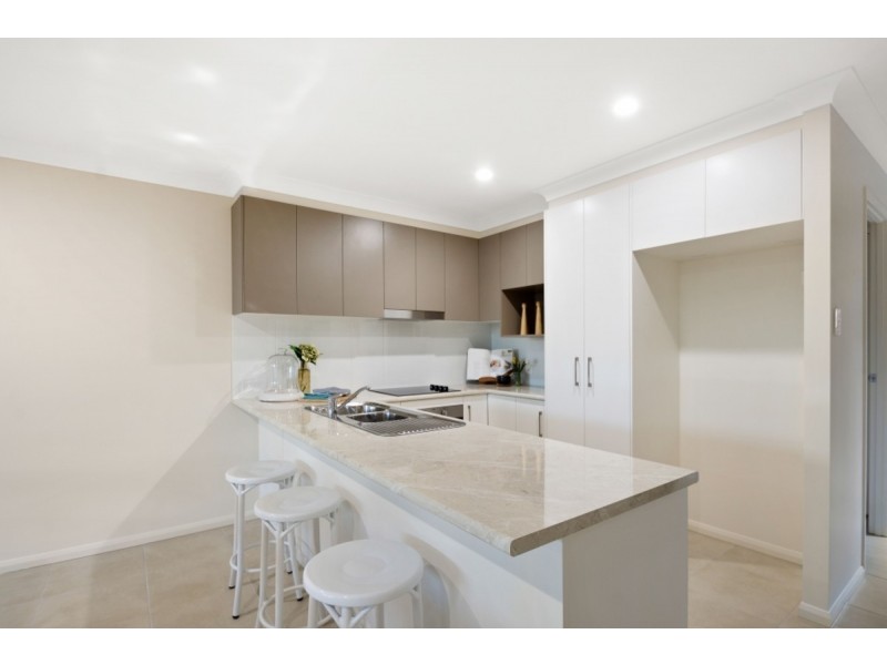 4/8 Brim Street, Newtown QLD 4350