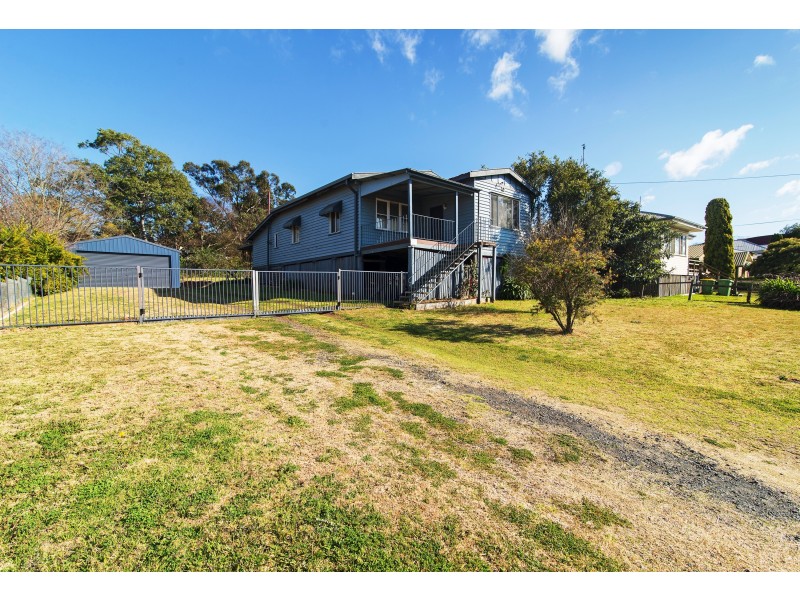 13 Stradbroke Street, Rockville QLD 4350