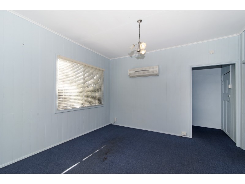 13 Stradbroke Street, Rockville QLD 4350