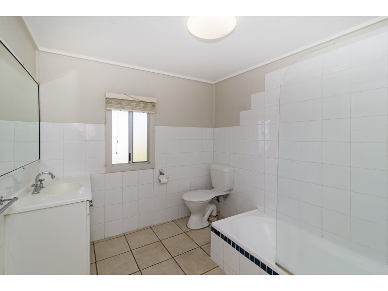 13 Stradbroke Street, Rockville QLD 4350