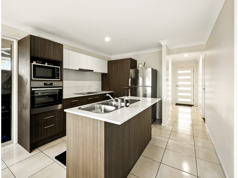 2/1a Weetwood Street, Newtown QLD 4350