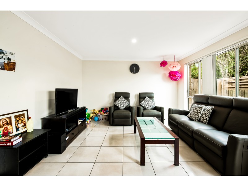 2/1a Weetwood Street, Newtown QLD 4350