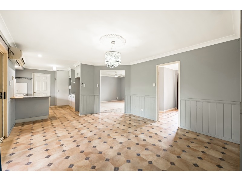 87 Hursley Road, Glenvale QLD 4350