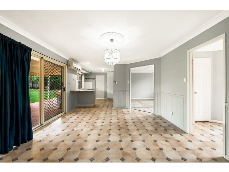 87 Hursley Road, Glenvale QLD 4350