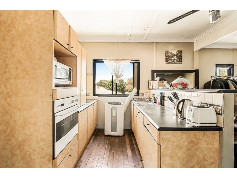 81 Vanity Street, Rockville QLD 4350