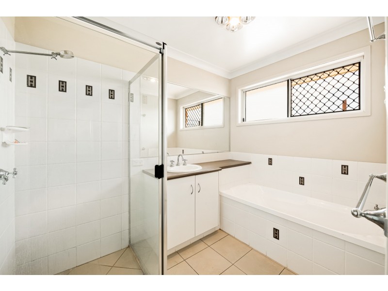 1 Angus Street, Highfields QLD 4352