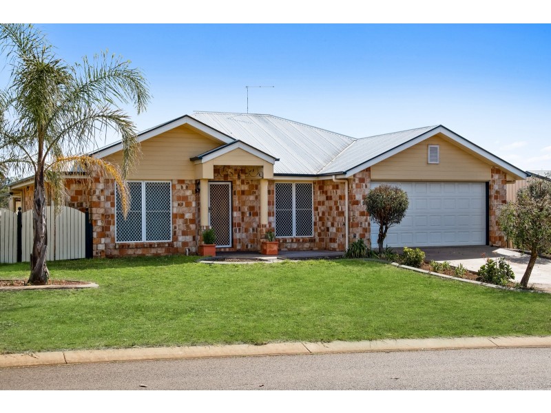 1 Angus Street, Highfields QLD 4352