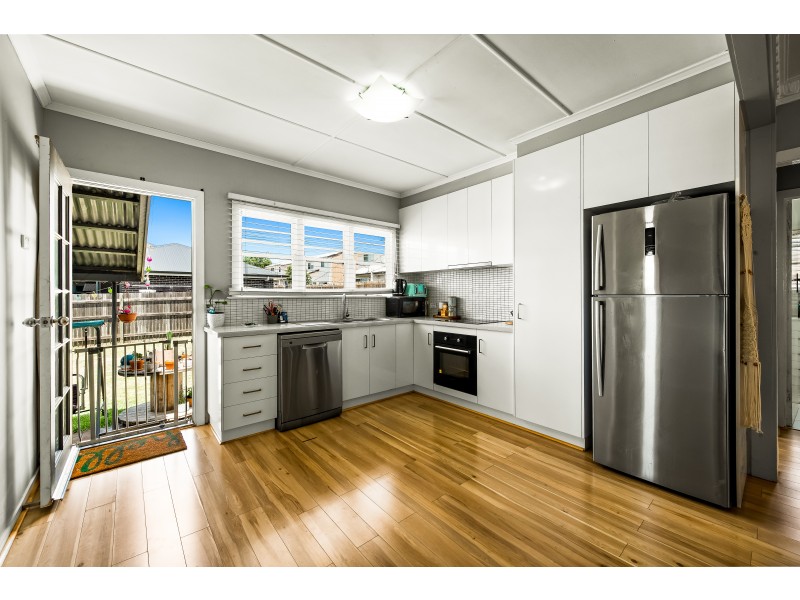 44 Gordon Avenue, Newtown QLD 4350