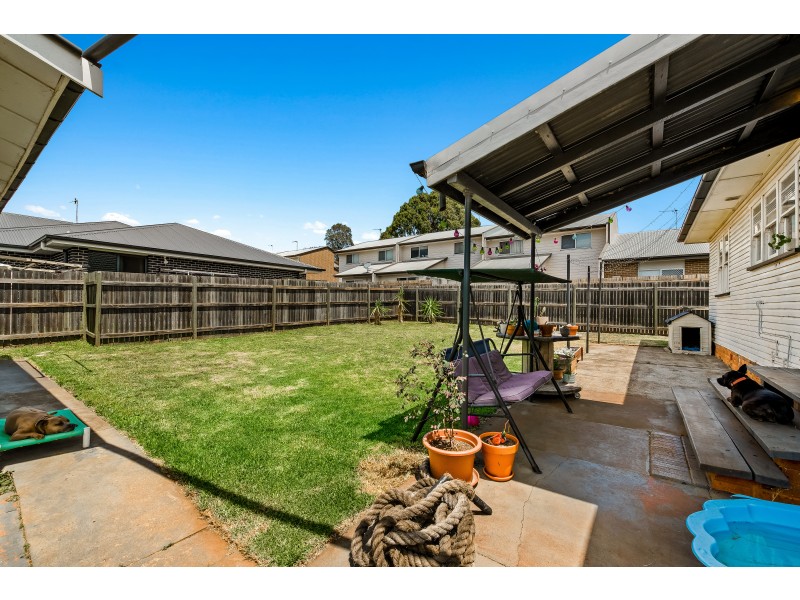 44 Gordon Avenue, Newtown QLD 4350