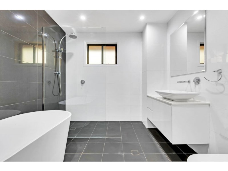 16a Clermont Ave, Ryde NSW 2112