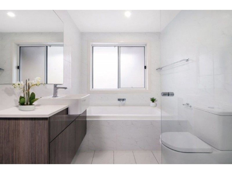 7 Broadoaks Street, Ermington NSW 2115