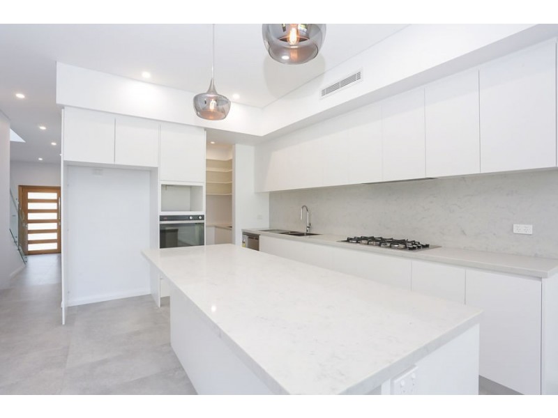 5a Honor Street, Ermington NSW 2115