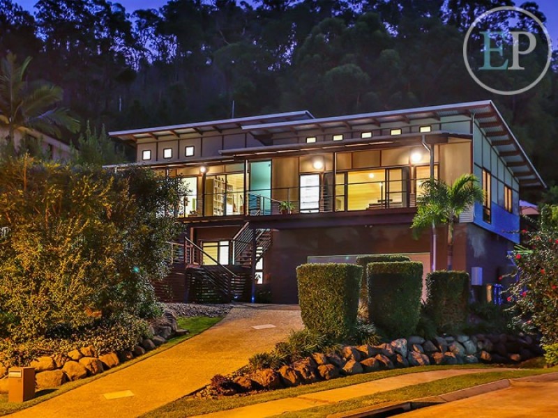 16 Clipperton Chase, Pacific Pines QLD 4211