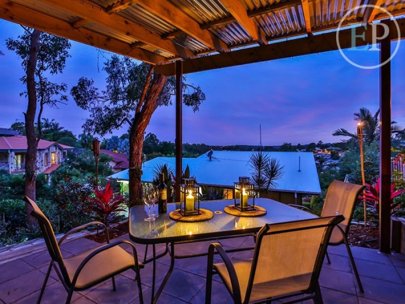 16 Clipperton Chase, Pacific Pines QLD 4211