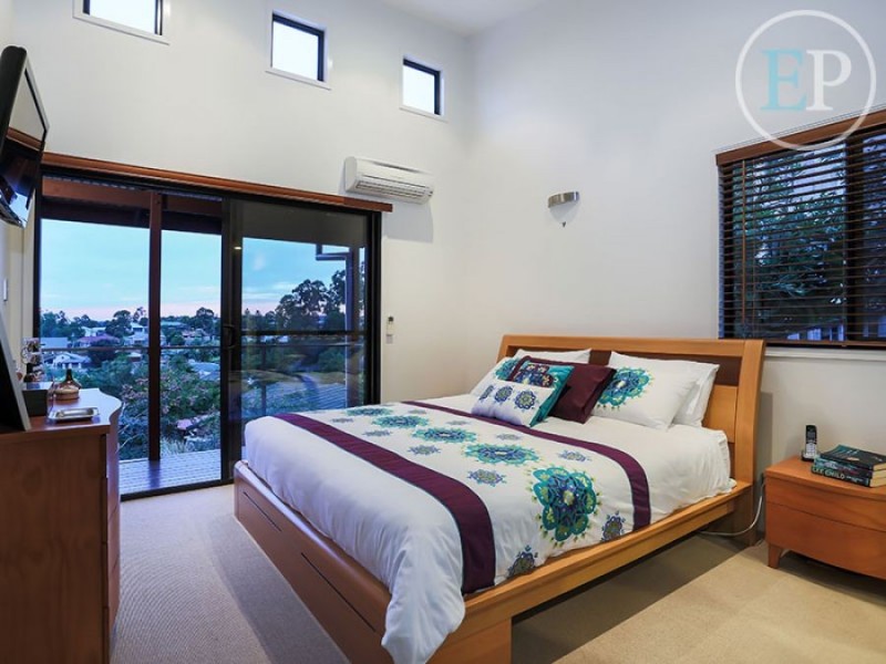 16 Clipperton Chase, Pacific Pines QLD 4211