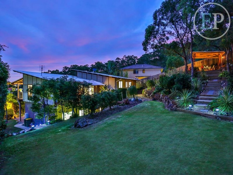 16 Clipperton Chase, Pacific Pines QLD 4211