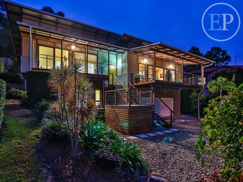 16 Clipperton Chase, Pacific Pines QLD 4211