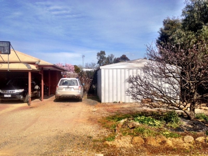 12 Lockington Road, Lockington VIC 3563