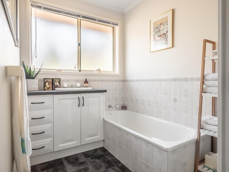 28 Tilyard Street, Montrose TAS 7010