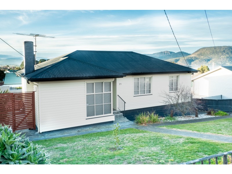 21 Pekurn Crescent, Berriedale TAS 7011